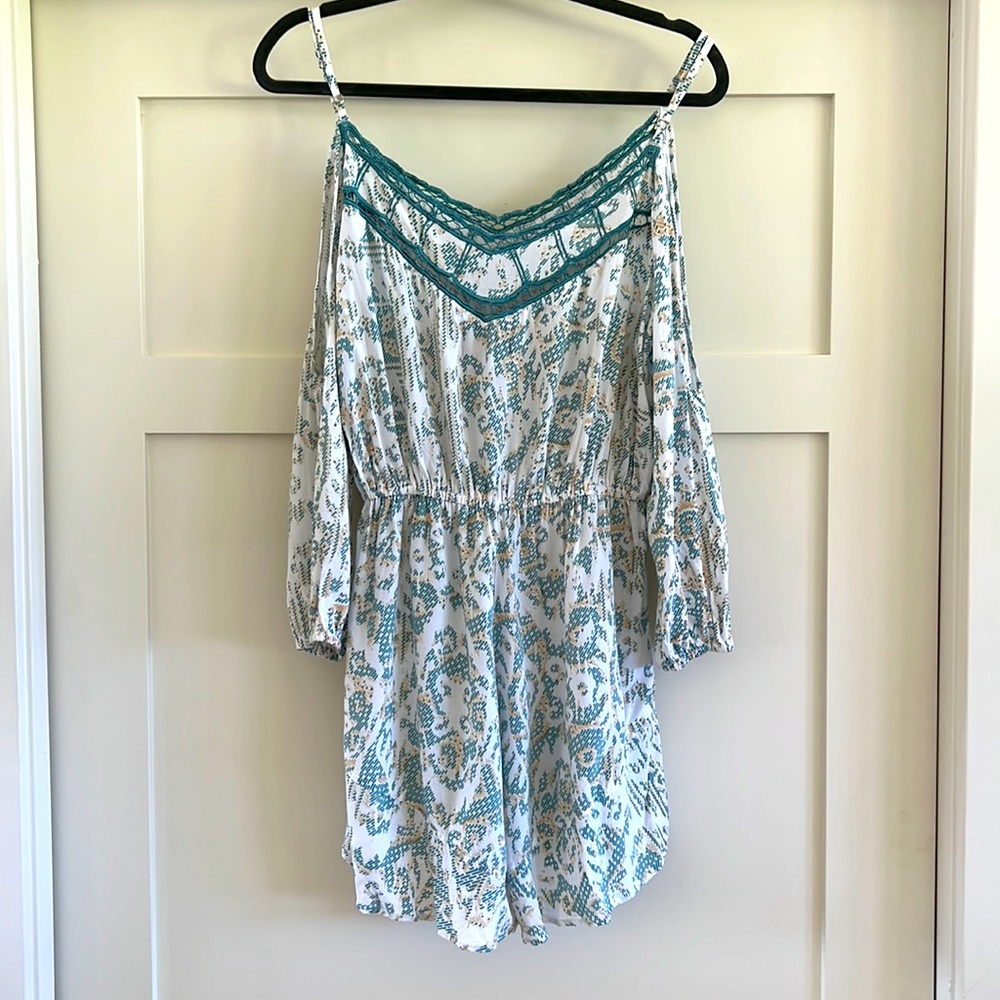 Open shoulder romper